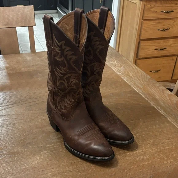 Ariat haritage Dark Brown Western Boots size 8.5 - Picture 2 of 9